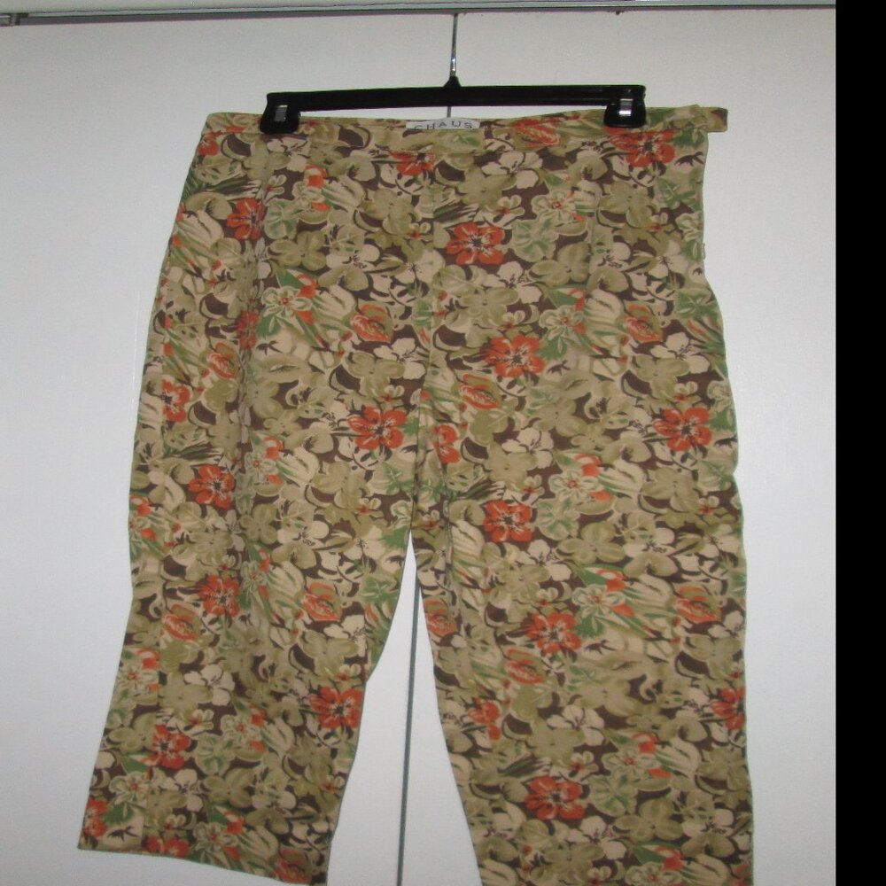Chaus floral capris size 12